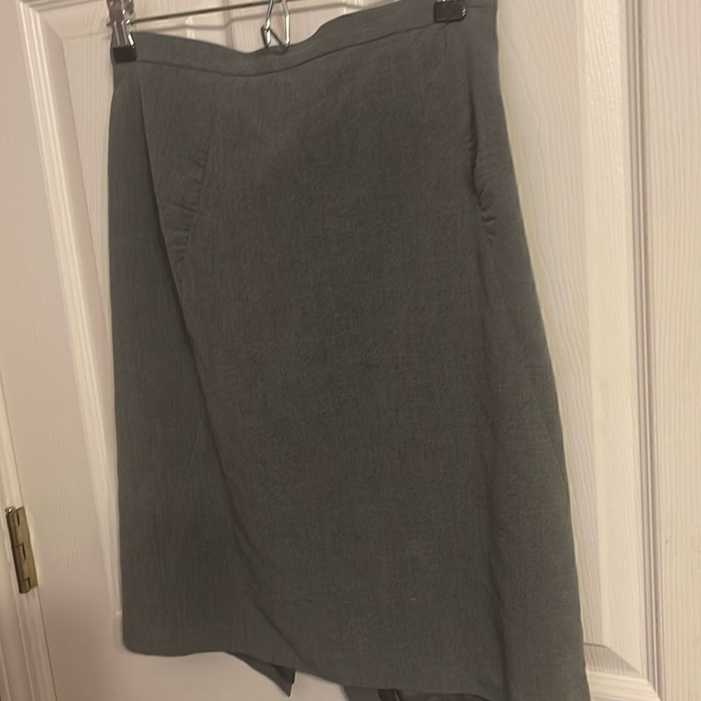 BCBG MaxAzria Skirt. Size 4